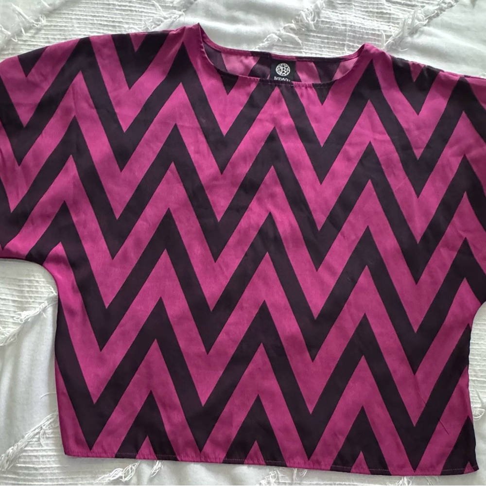 bobeau Magenta and Deep Purple Chevron Blouse